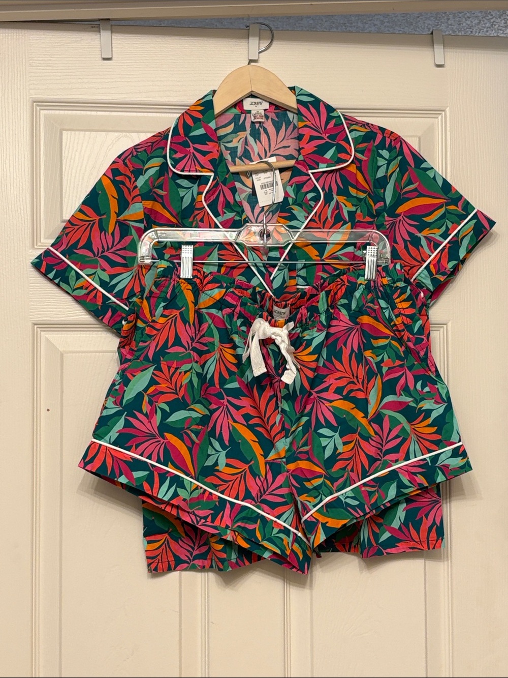 NWT! J. Crew Tropical Leaf Print Short Pajama Set in Green, Pink & Orange - Picture 2 of 9